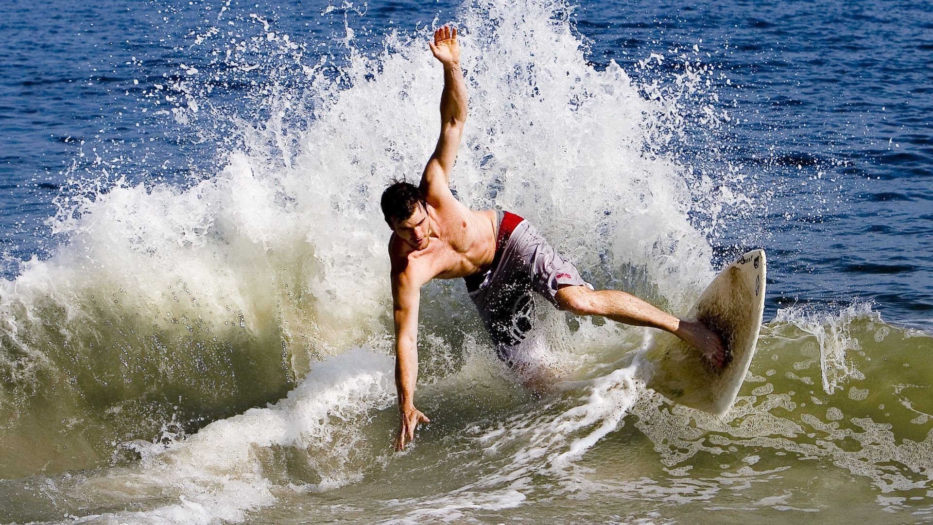 当岭南雄狮遇见菲尼克斯太阳，字母哥的跨时空英雄时刻