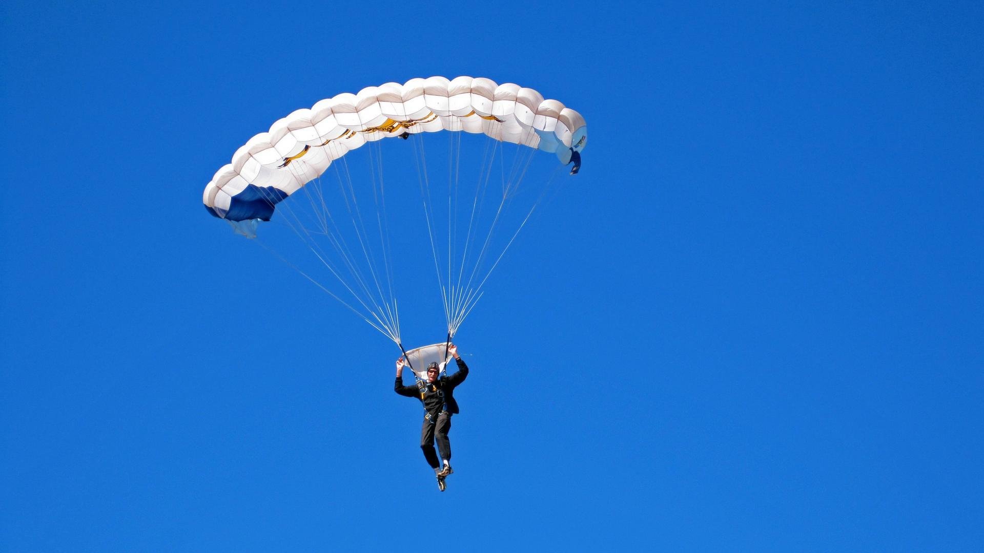 乌克兰翻盘巴黎，李刚仁关键回合不手软，逆袭背后的战术与意志