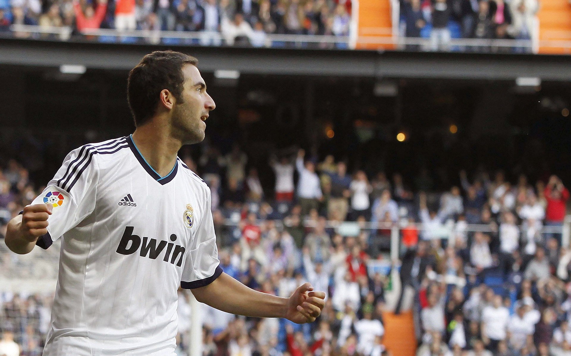 开云在线赛事平台-逆袭的方程式,哈斯绝地翻盘雷诺,皮亚斯特里惊艳四座改写格局